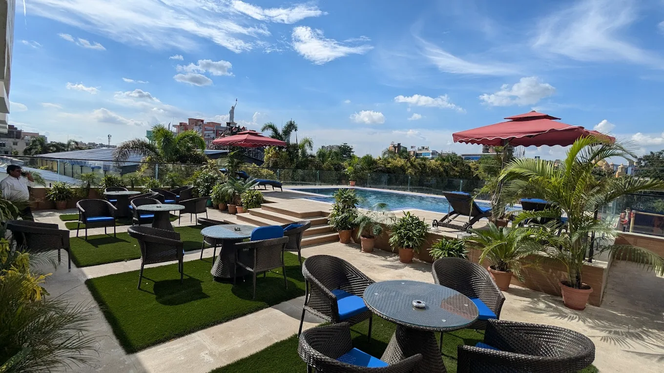 Hotel Vatika Premier