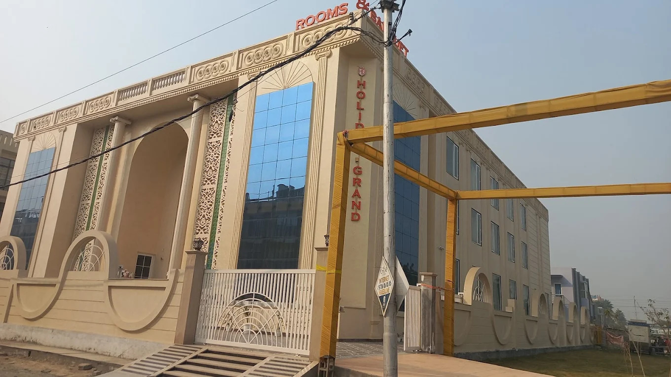 Holiday Grand Hotel and Banquets