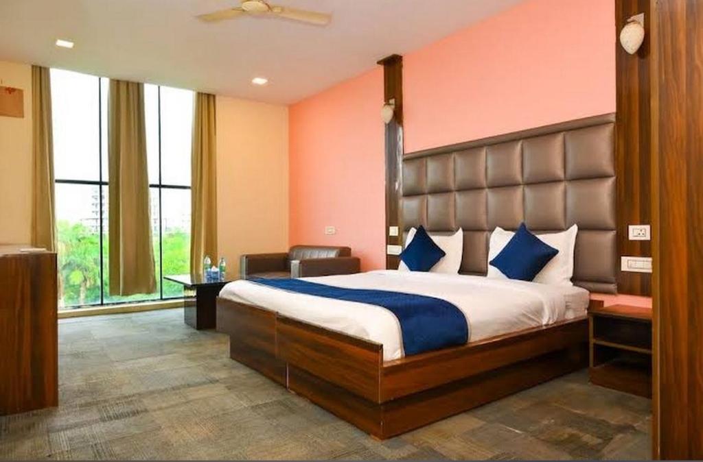 Riveria Valley Hotel and Resort