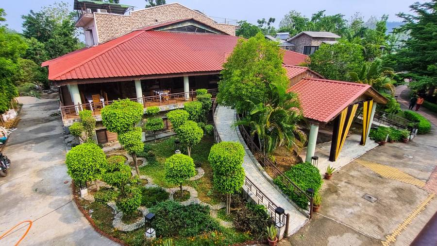 Bento The Roar Resort