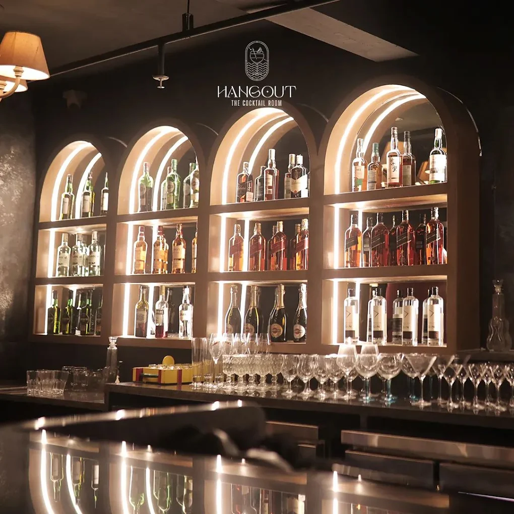 Hangout The Cocktail Room