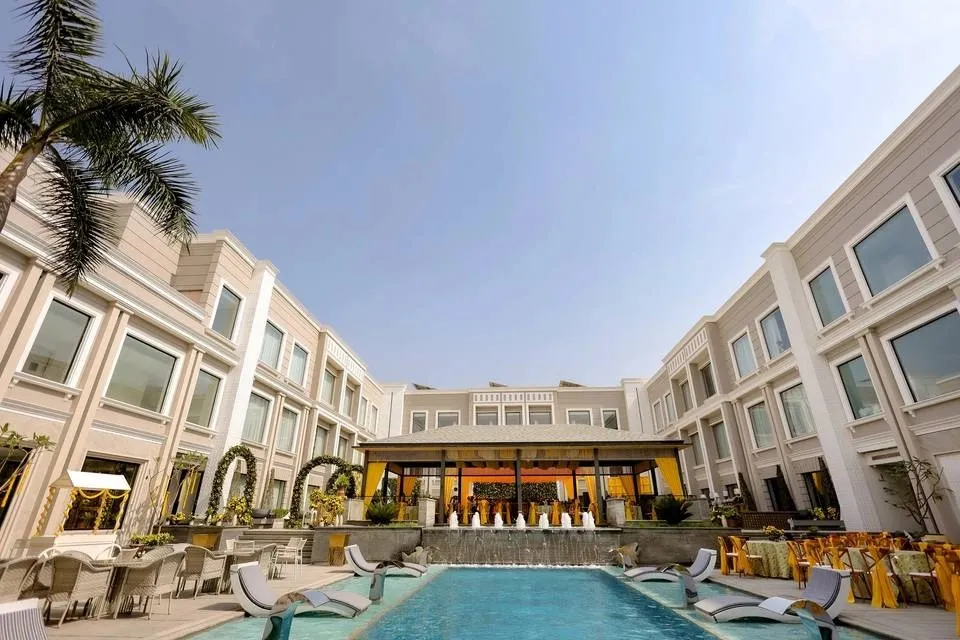 Blue Sapphire Motel and Resort