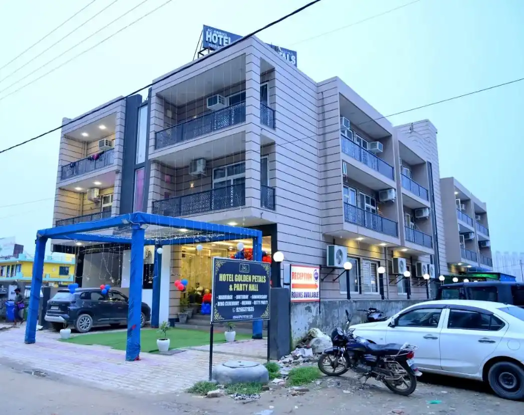 HOTEL GOLDEN PETALS
