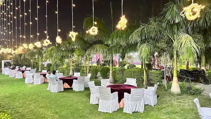 THE ROYAL GREEN BANQUET