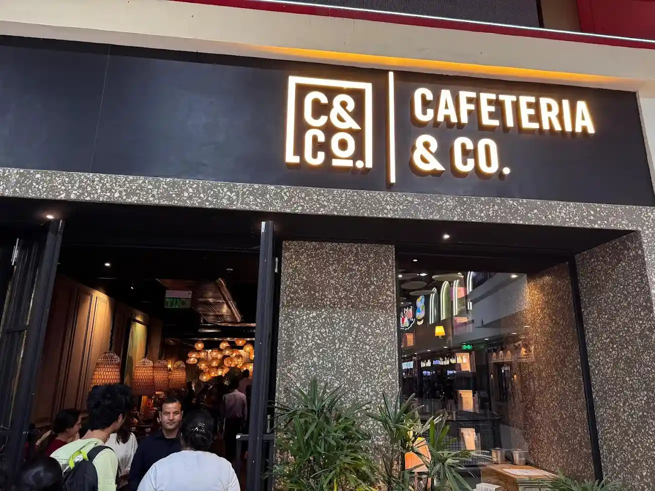 Cafeteria and Co