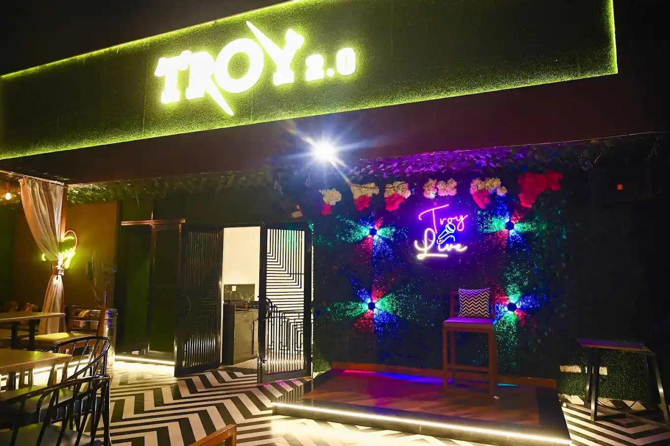 Troy Lounge and Bar